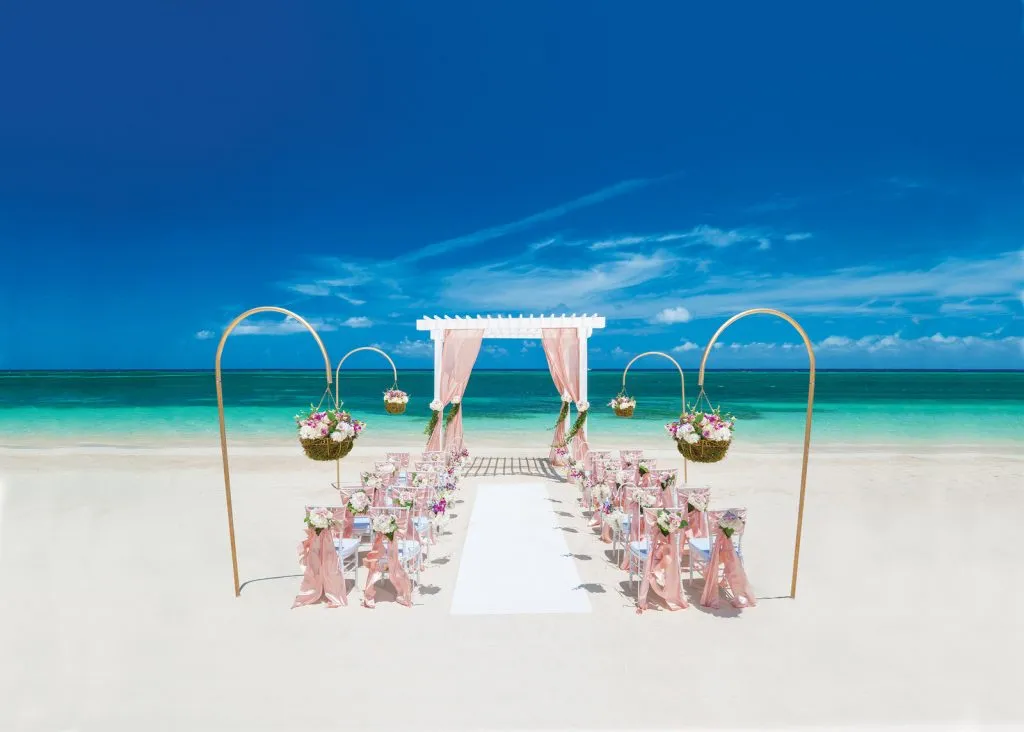 9365 sandals honeymoon dinner