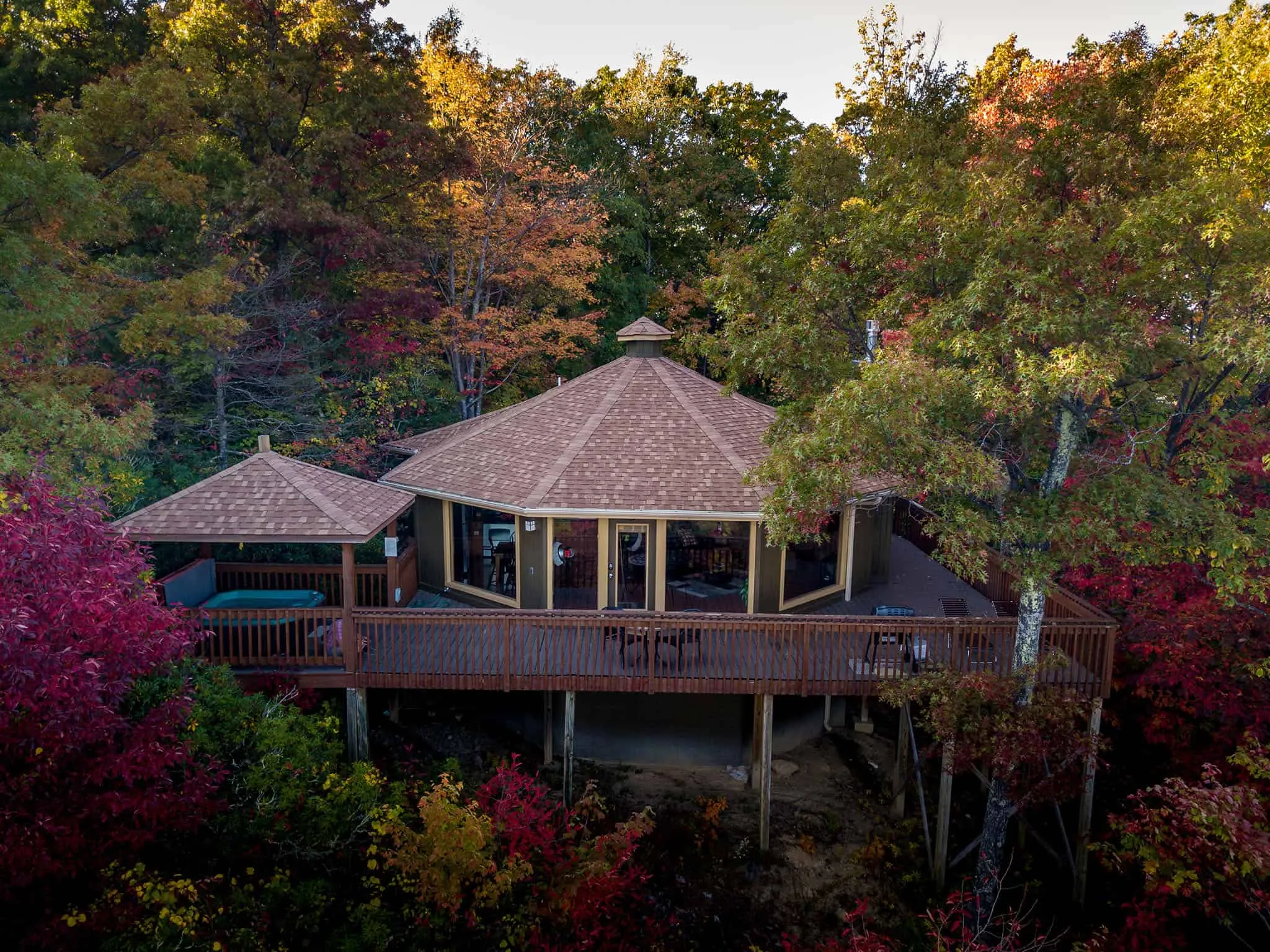 9374 gatlinburg couple hiking