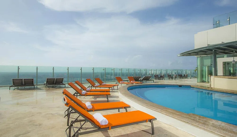 9385 palace resorts honeymoon beach