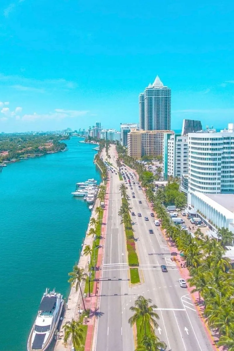 9389 couple miami beach sunset