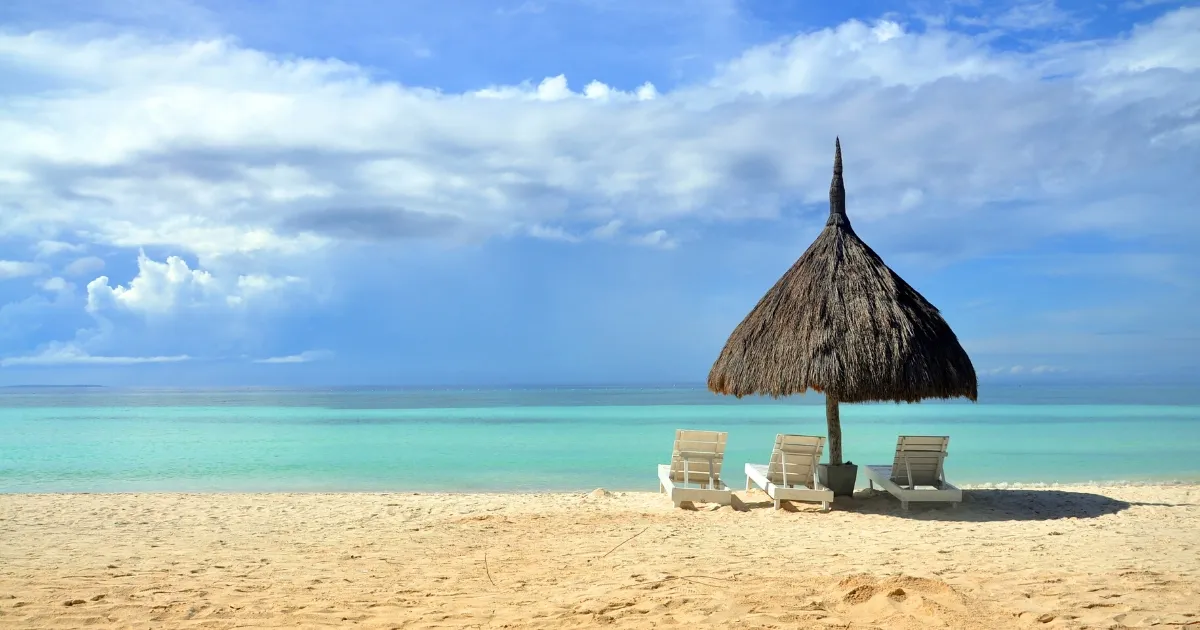 9413 couple beach honeymoon