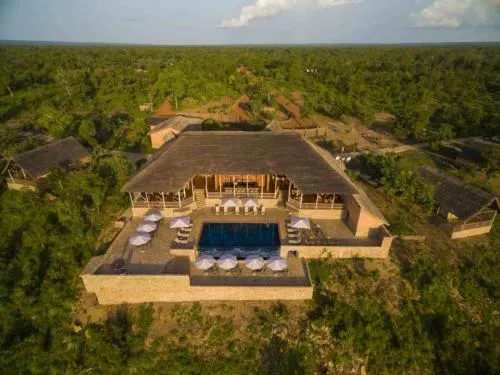 9437 busua beach surfing