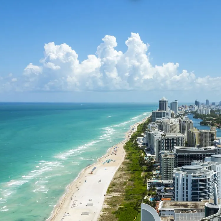 9460 honeymoon couple beach