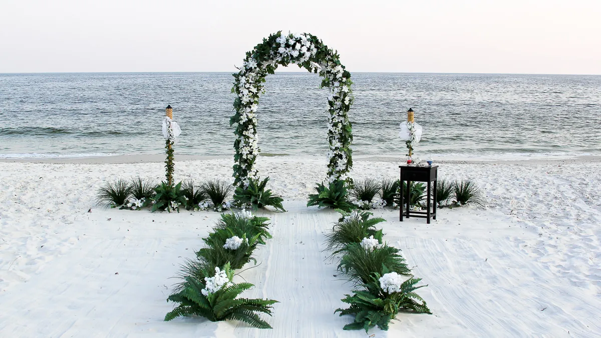 /img/9470-budget-honeymoon-destin.webp
