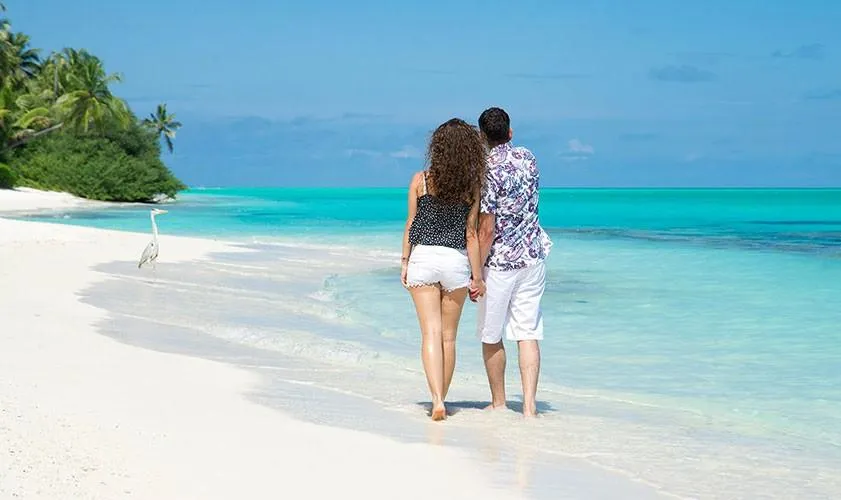 9472 andaman island honeymoon couple stroll
