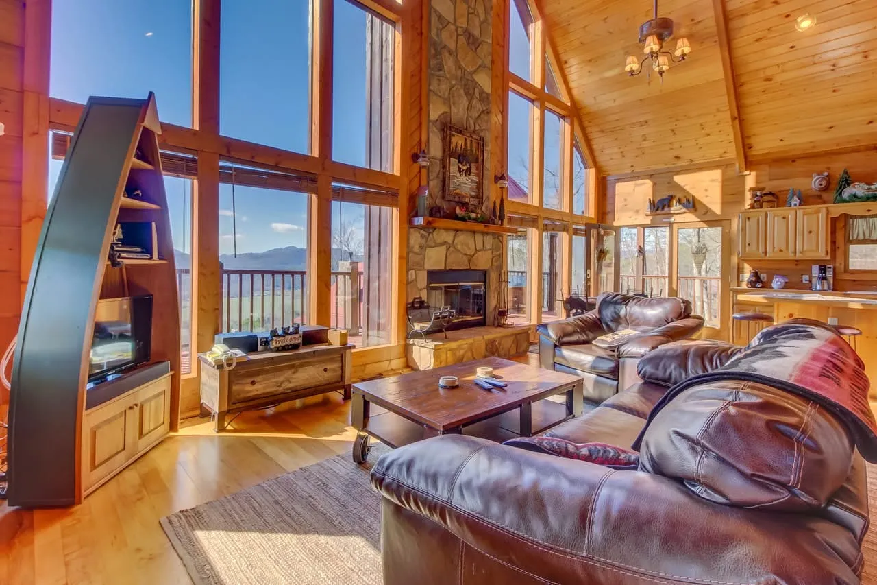 9473 smoky mountain cabin hot tub