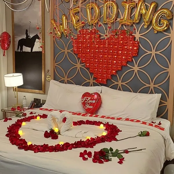 9482 romantic honeymoon bed decoration 1