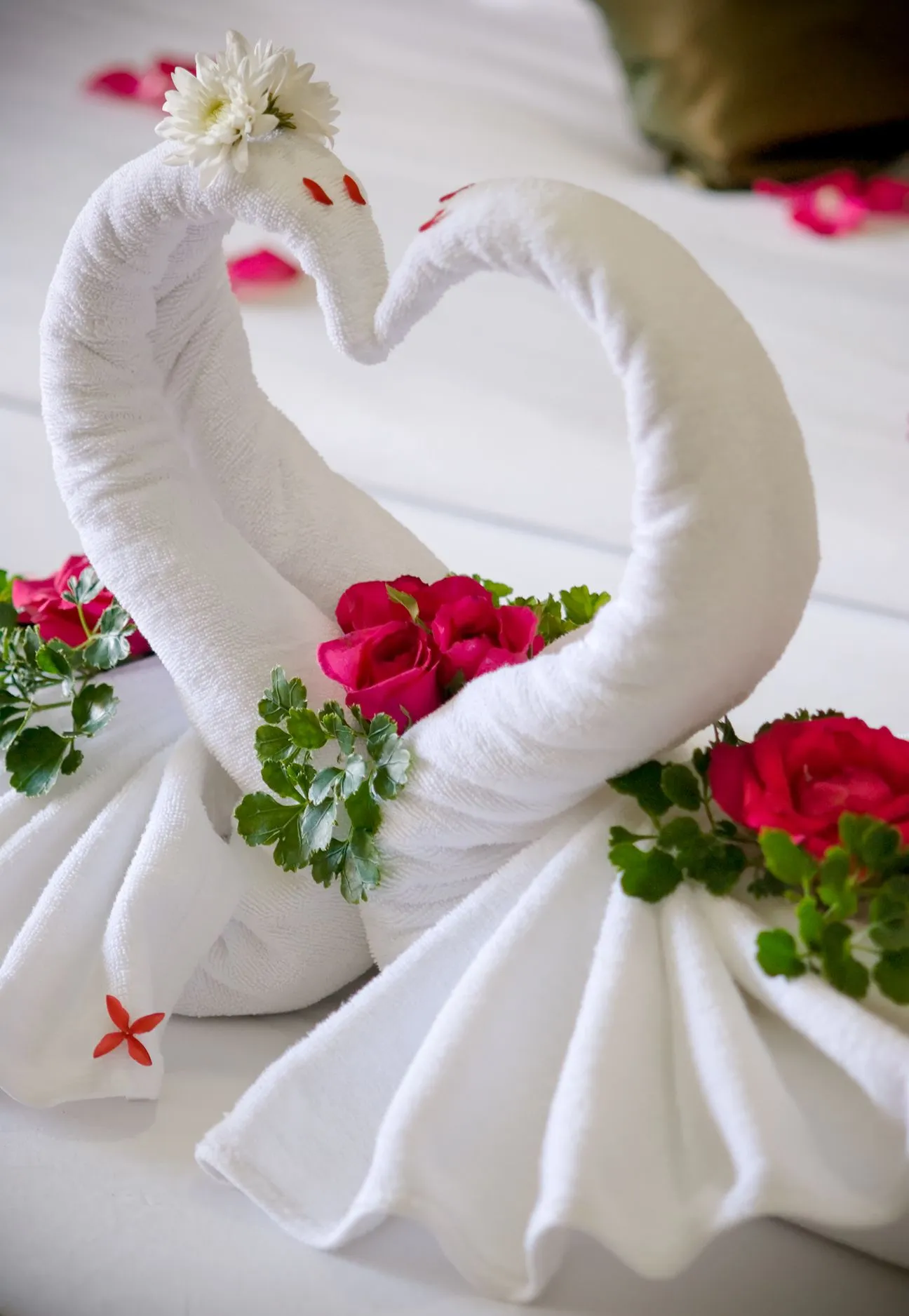 9482 romantic honeymoon bed decoration 2