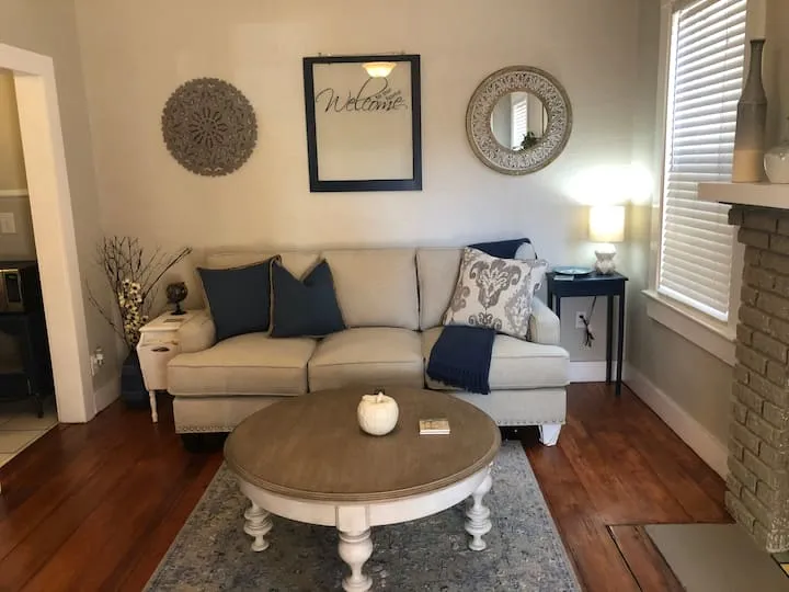 9501 charming bungalow