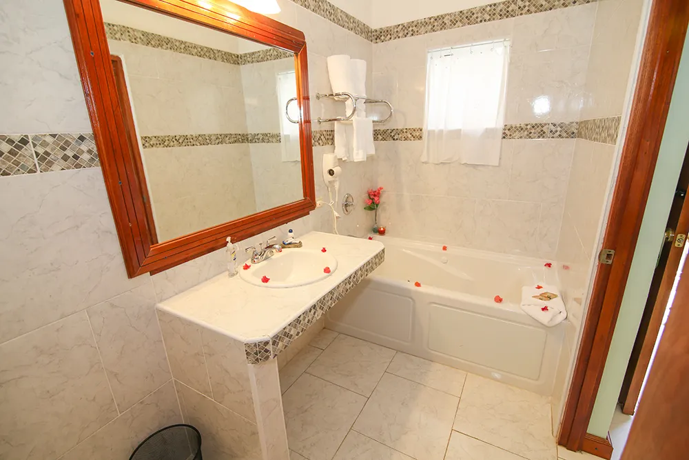 9540 romantic hotel room decor