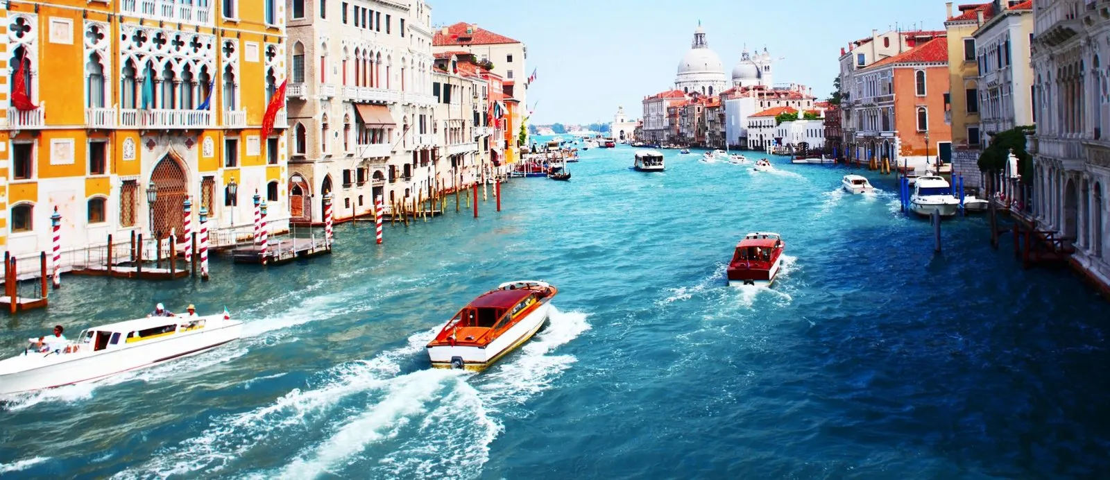 9552 couple traveling italy