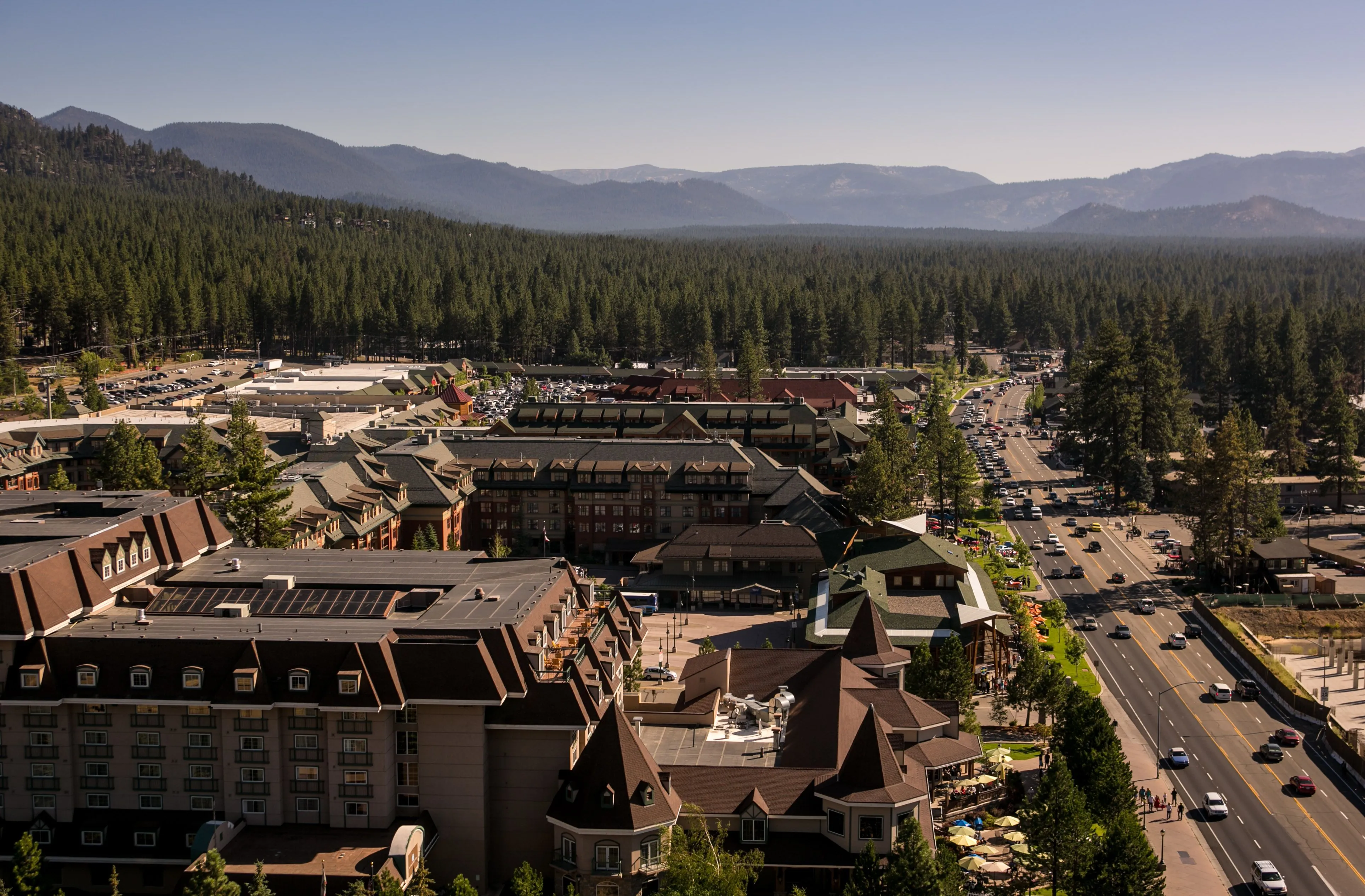 /img/9580-lake-tahoe-honeymoon-lake.webp