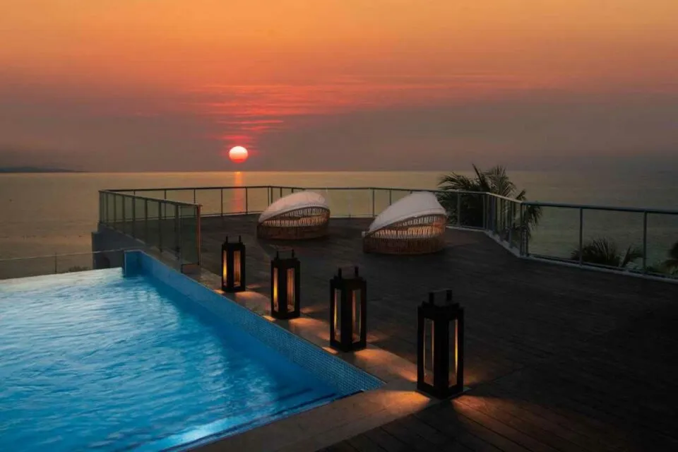 9598 jamaica couple sunset