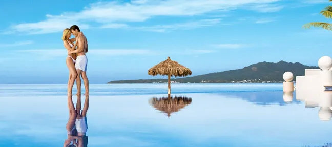 9659 mexico honeymoon resort couple sunset