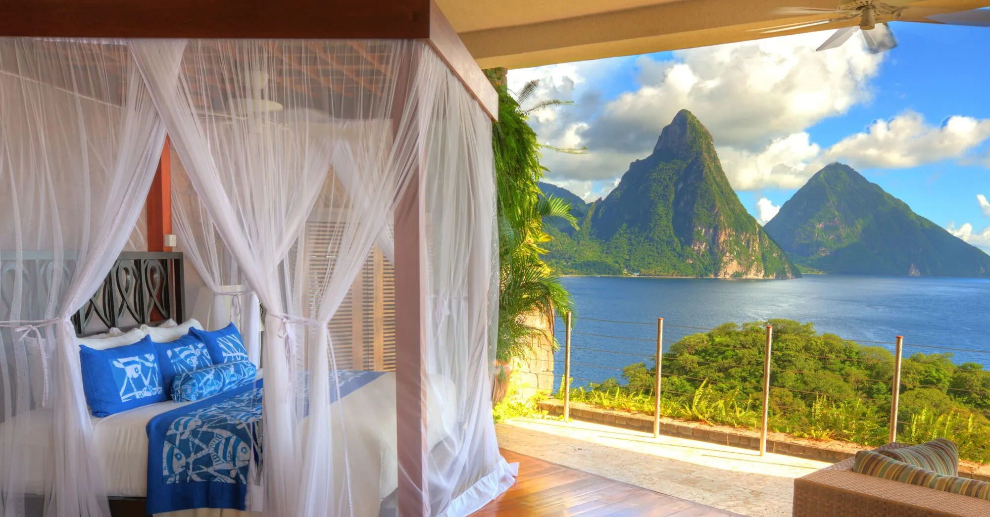 9676 hotel suite with view